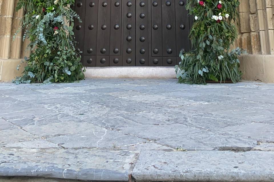 Decoración de entrada a iglesia