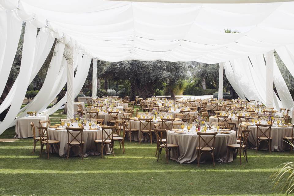 Banquete con telares