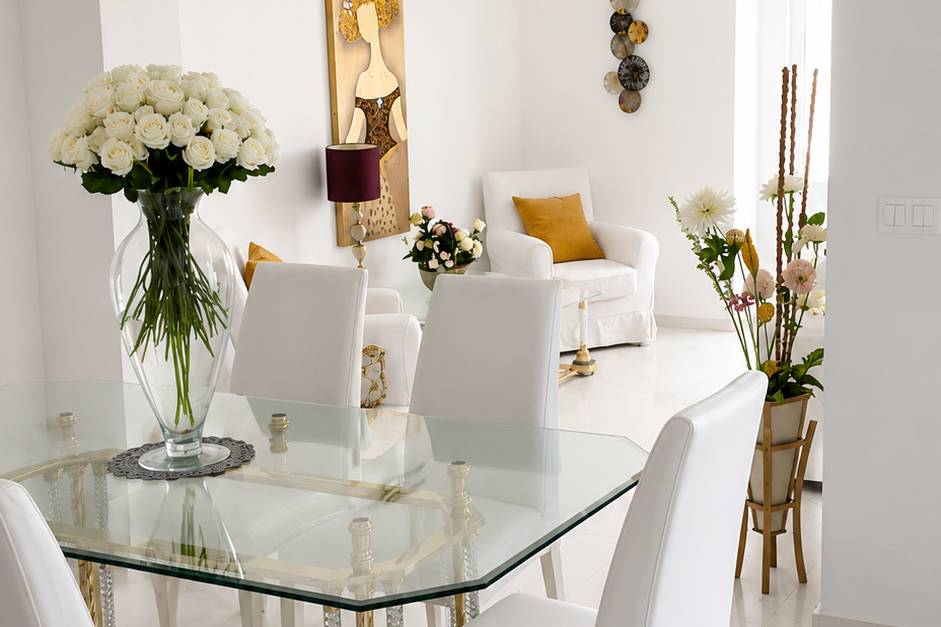 Elegant table styling and thou