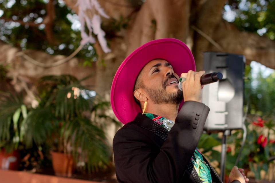 Alexey Jer, cantante y showman