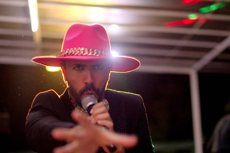 Alexey Jer, cantante y showman