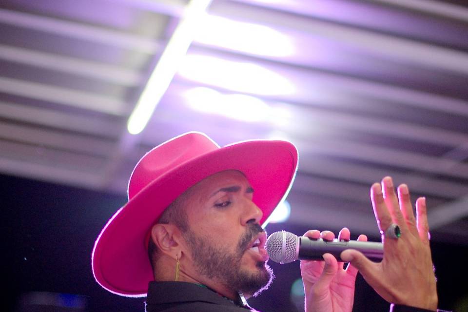 Alexey Jer, cantante y showman