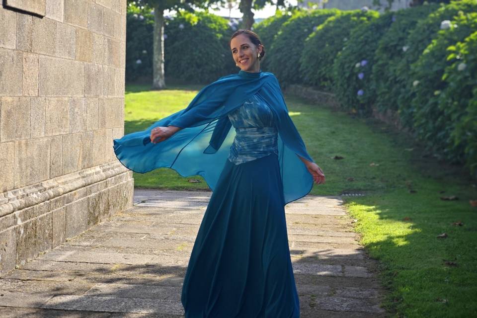 Vestido Zafia + Capa Eleganza