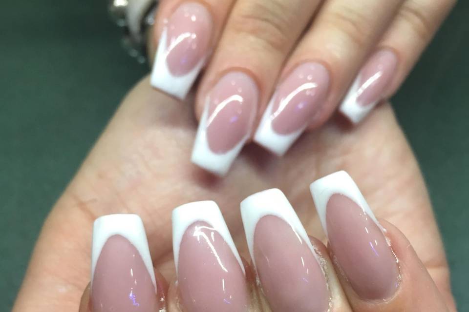 Manicura francesa de novia