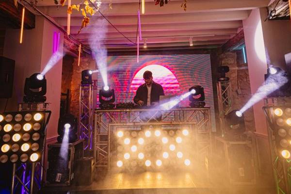 Cabina DJ personalizada