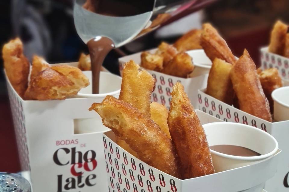 Churros y chocolate