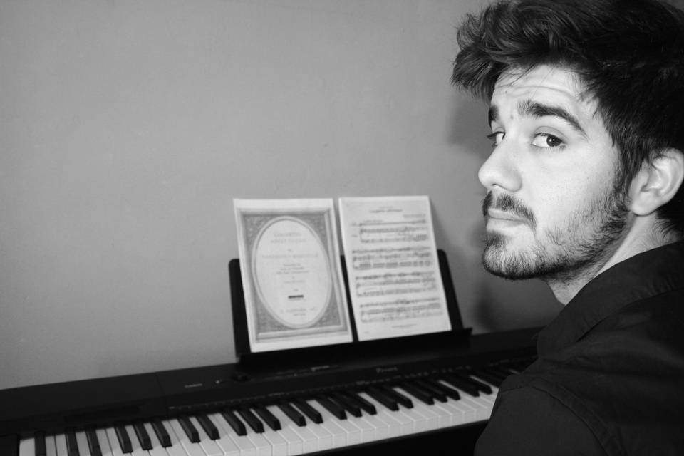 José Roa al piano