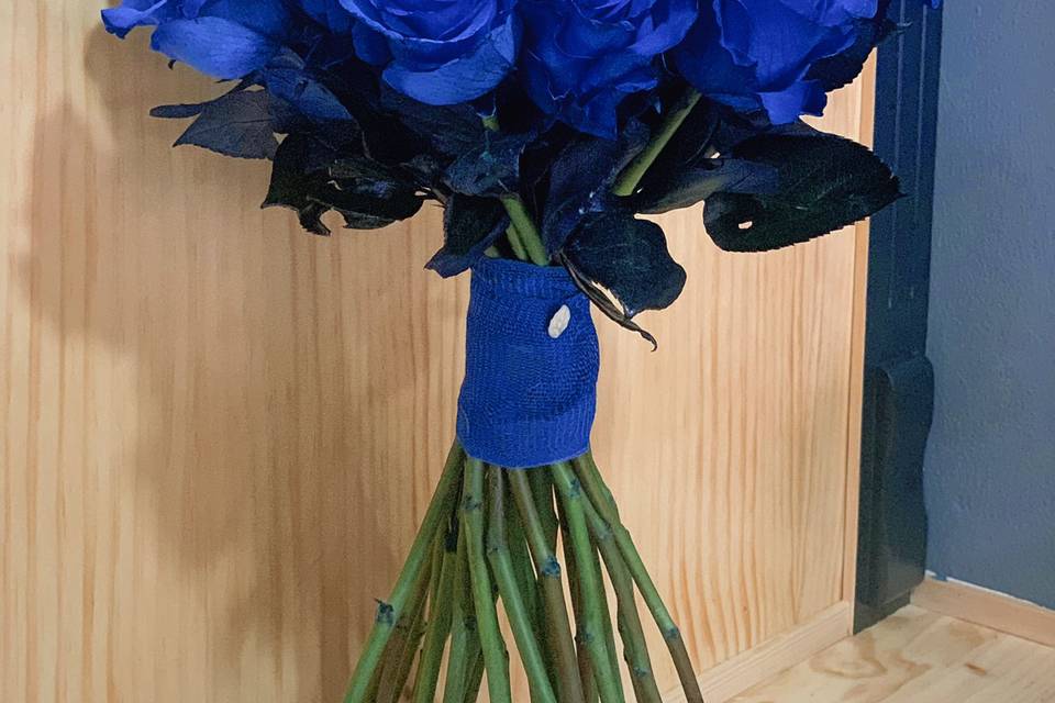 Ramo rosas azules