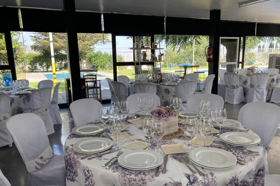 Mesa de evento en salón