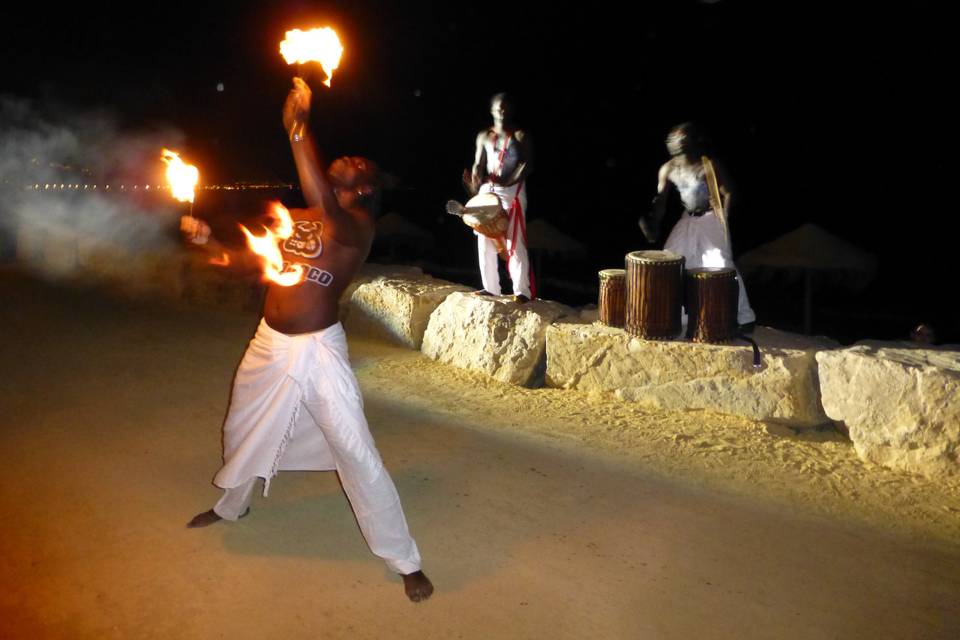 Show de fuego con capoeira
