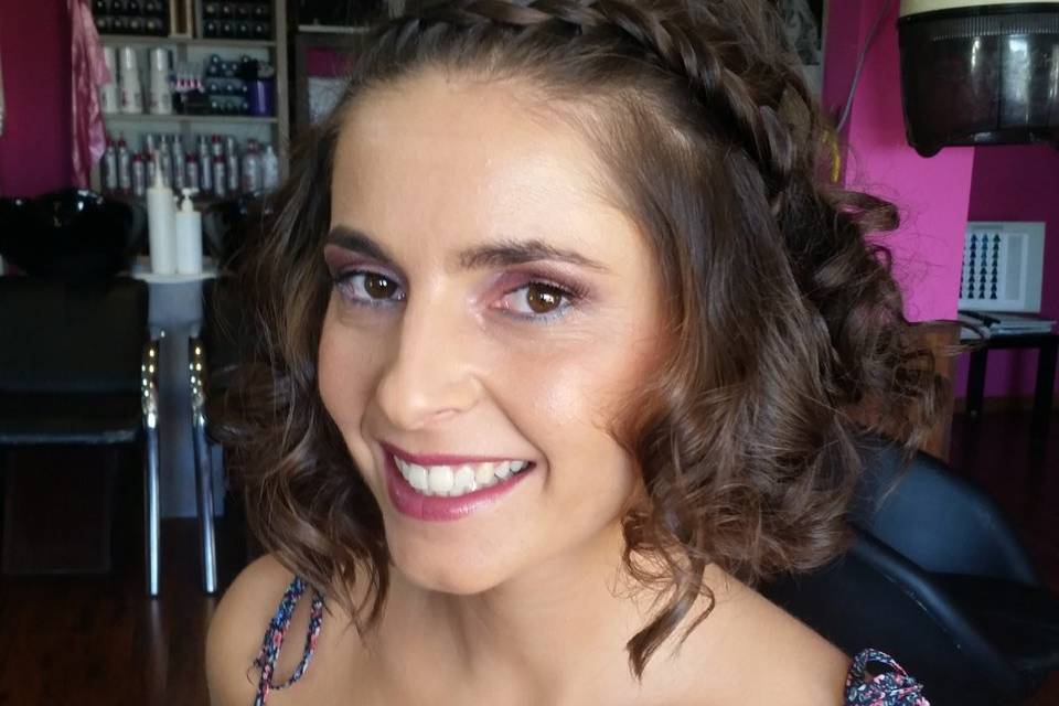 Maquillaje y peinado de invitada