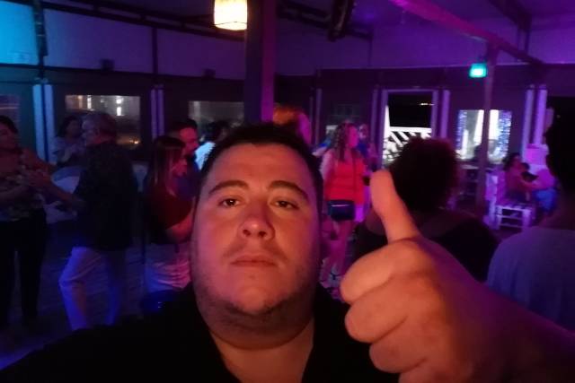 En un pub de verano