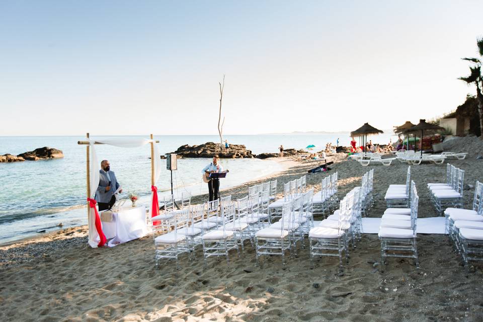 Ceremonia civil en la playa