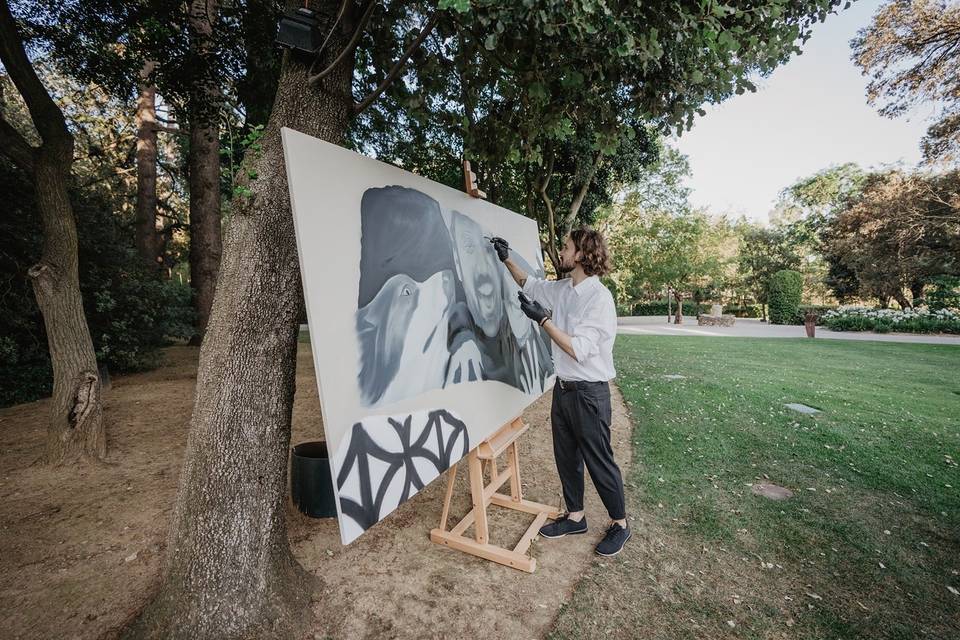 Live Painter at a Wedding