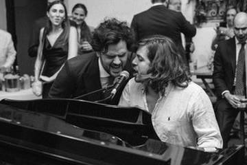 Cantando con el novio