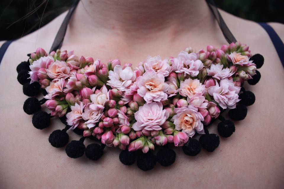 Joya floral: collar de flor