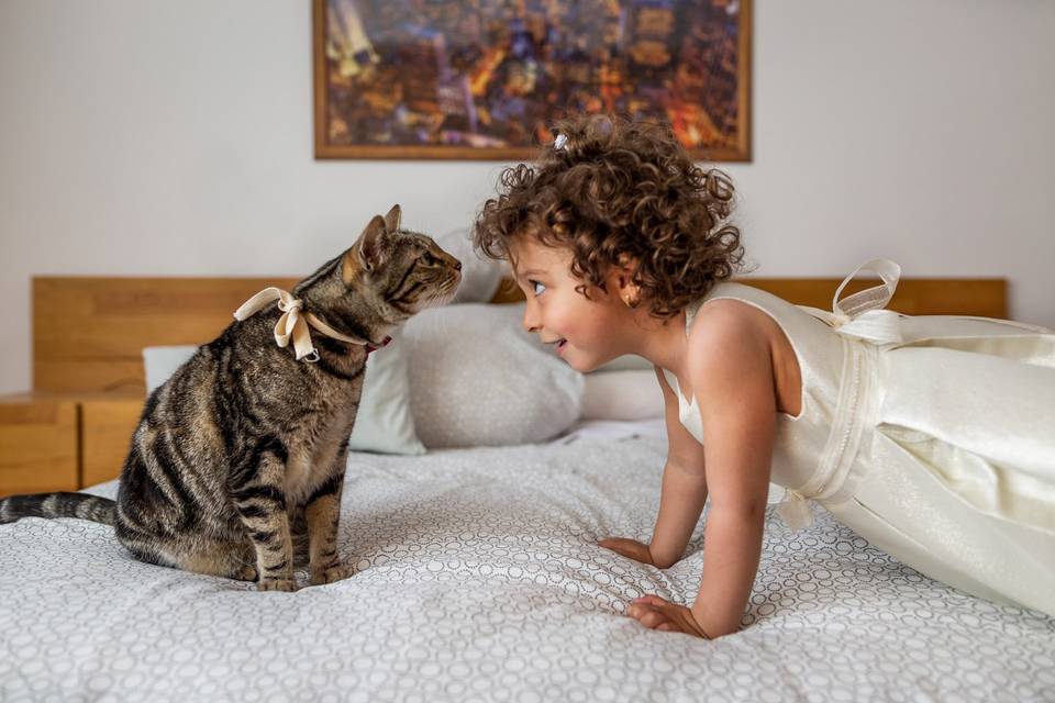 Niña y gato