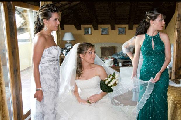 Novia con sus damas