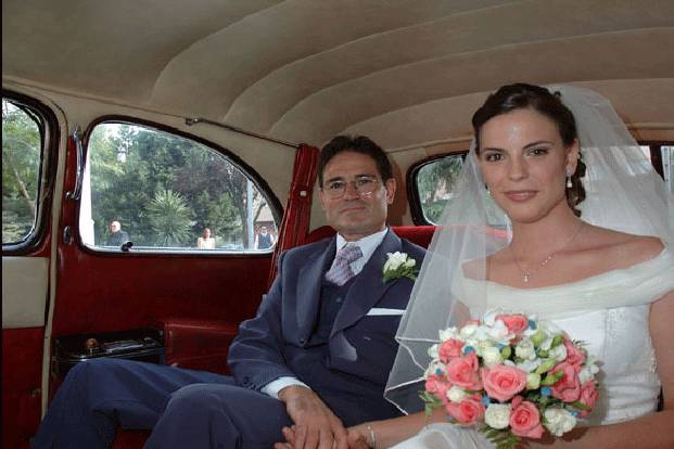 Novia de camino a la Iglesia