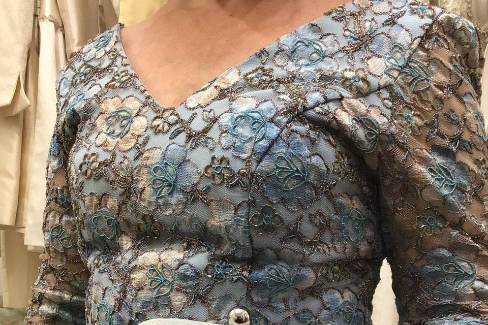 Vestido de madrina de encaje azul