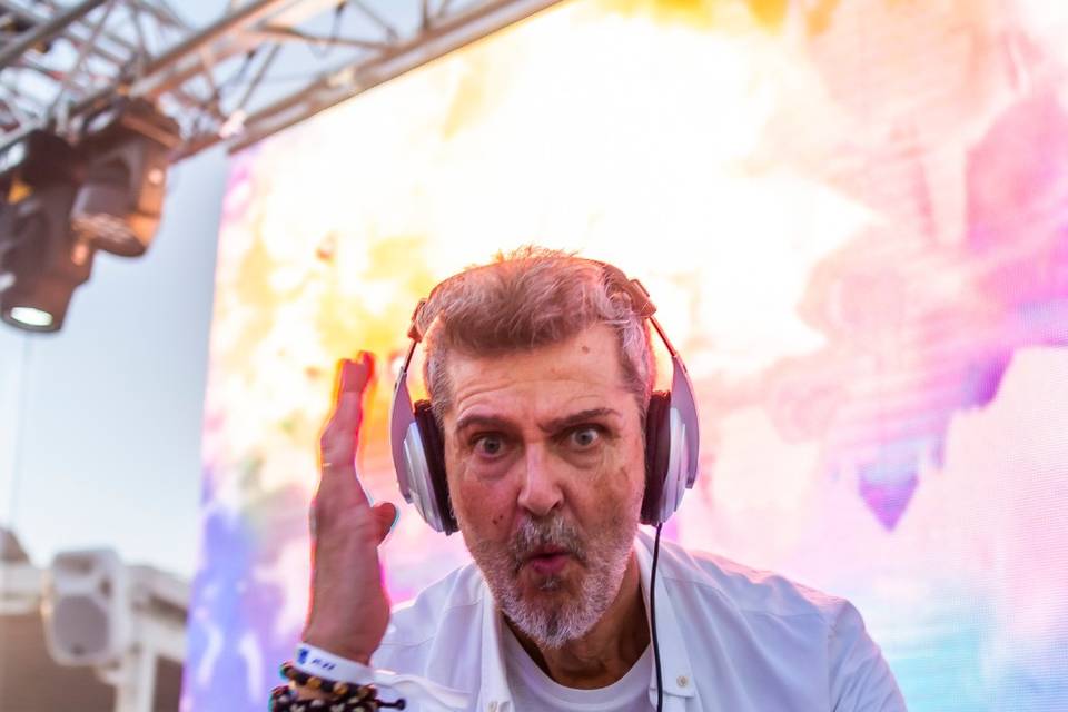 Fernandisco showman