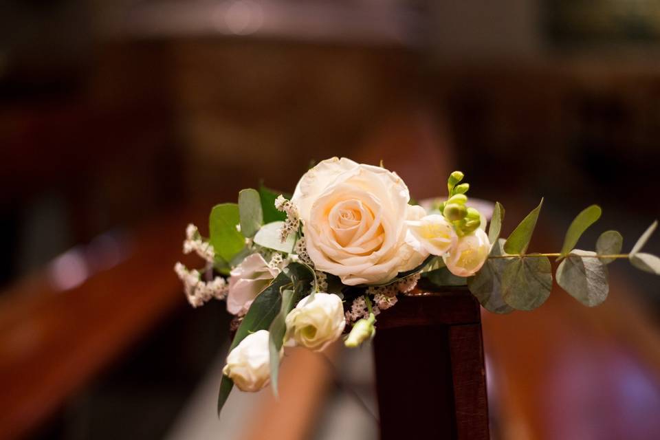 Decoración floral de la iglesia