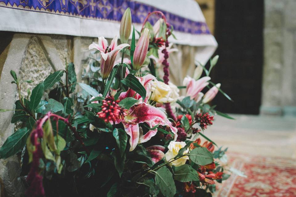 Decoración floral de la iglesia