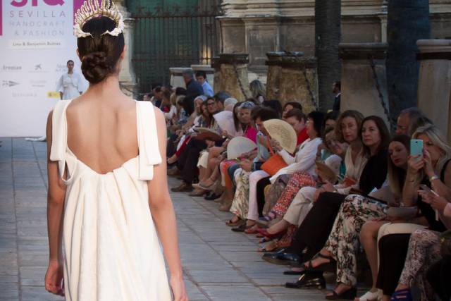 Parte posterior de vestido de novia helénico