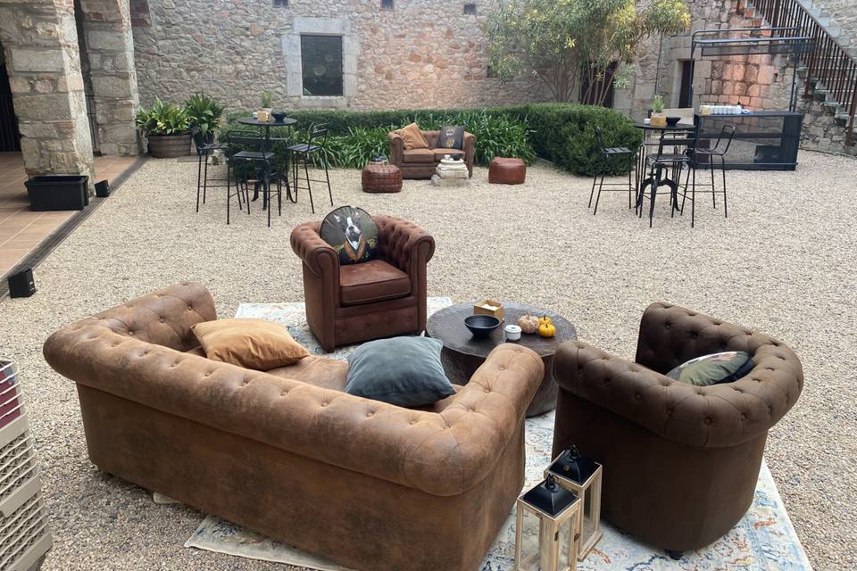 Aperitivo en el claustro