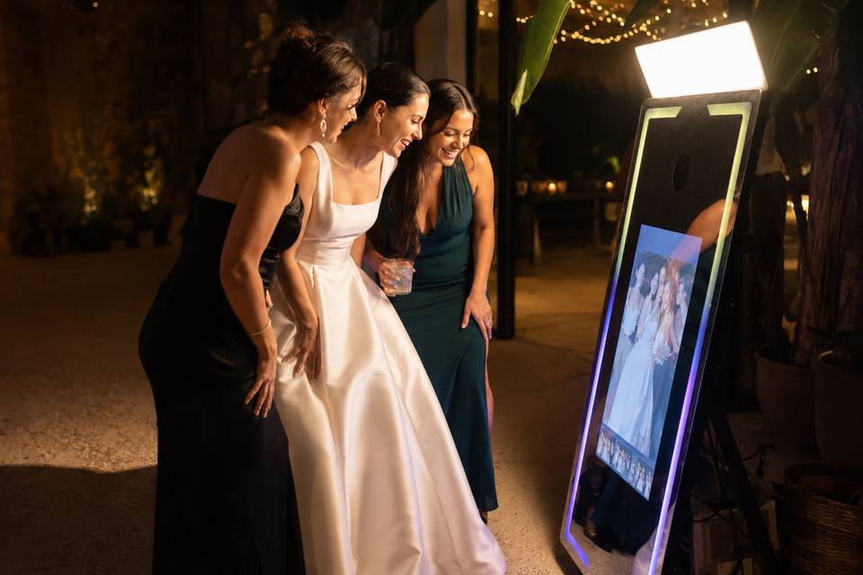 Magir mirror