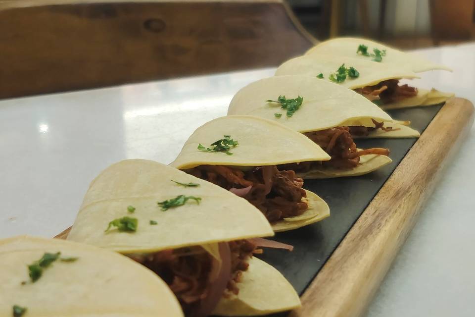 Tacos de cochinita pibil