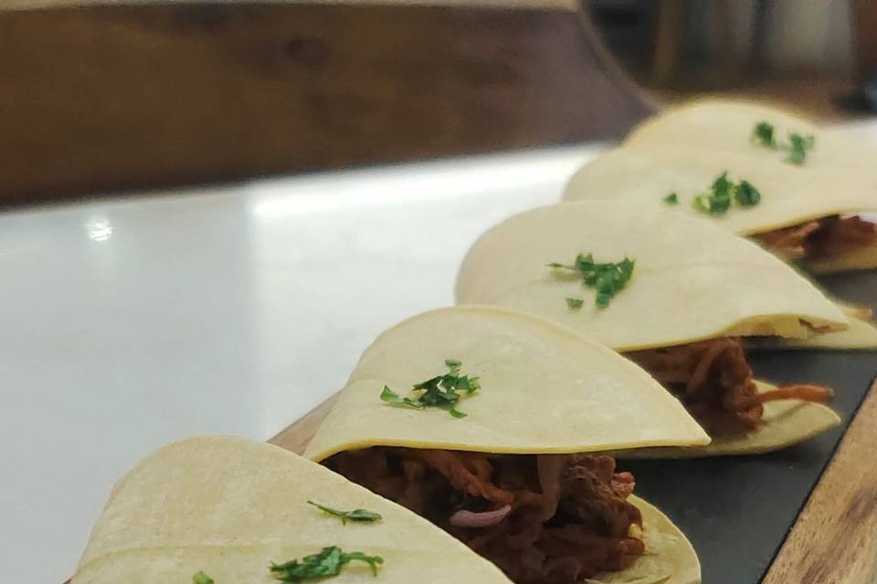 Tacos de cochinita pibil