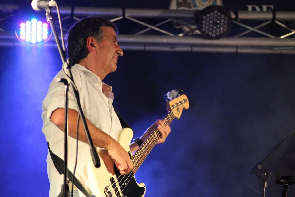 Pedro Llano (bajo eléctrico)