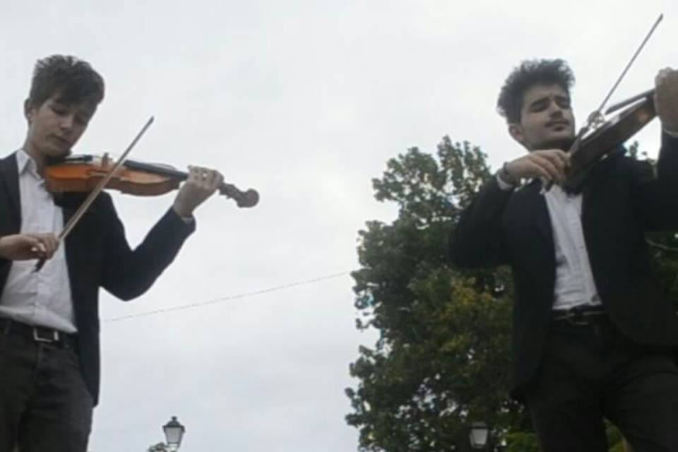 Joseph y Gabriel Lowe (violín)