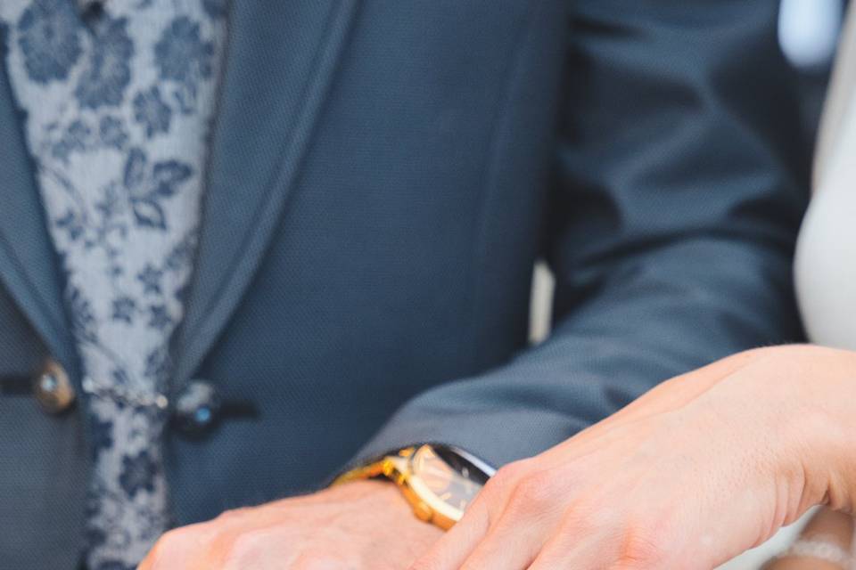 Detalle manos con anillos
