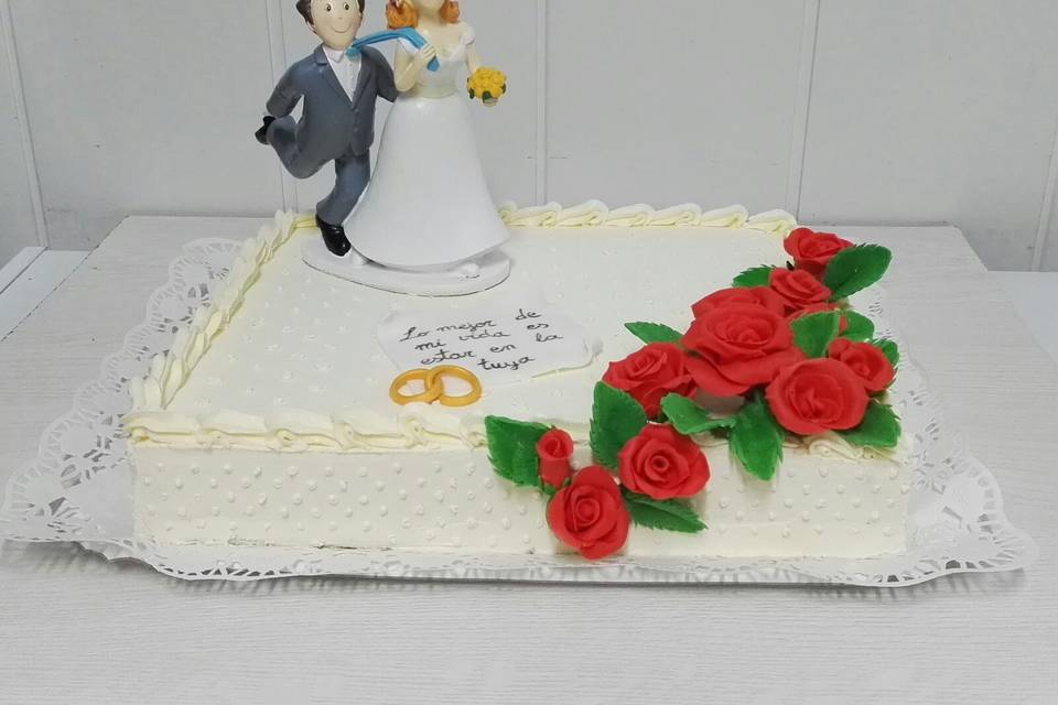 Tarta de boda con rosas