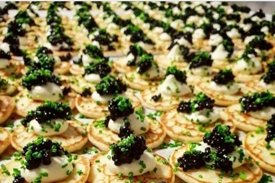 Blinis con caviar de esturión