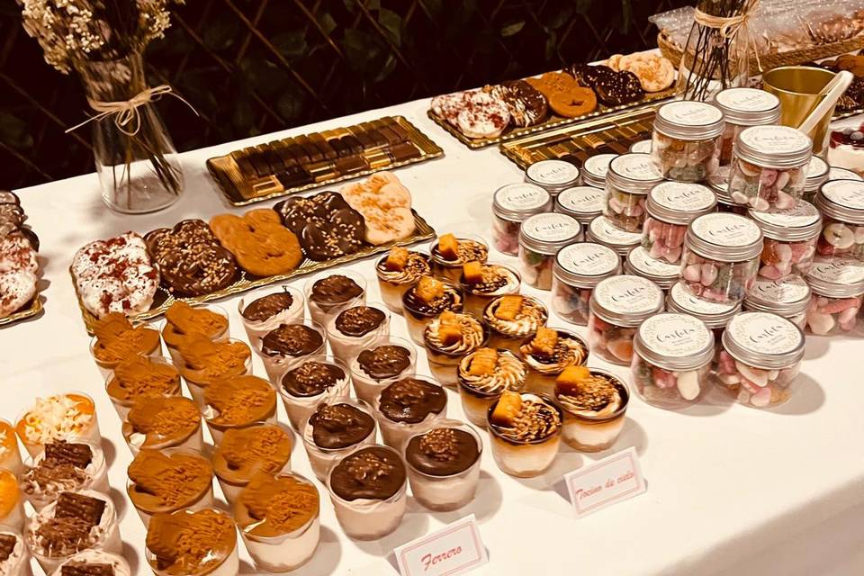 Mesa de merienda dulce