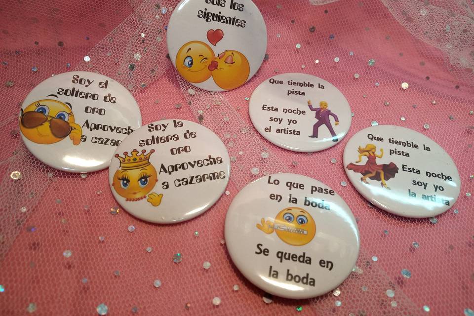 Detalle bodas chapas emojis