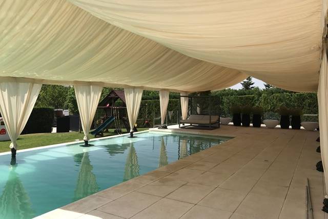 Carpa con doble techo decorativo