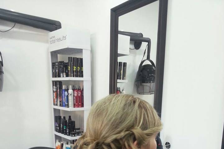 Laura Montenegro Hair Salon