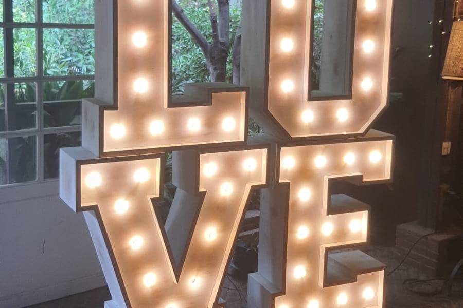 Alquiler de letras decorativas