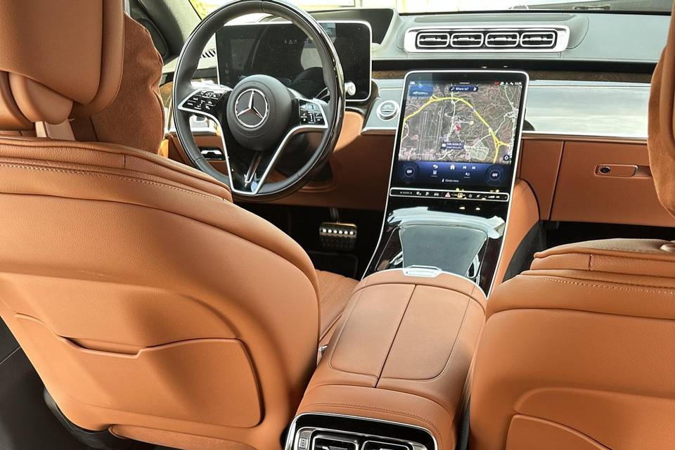 Mercedes S580 interior