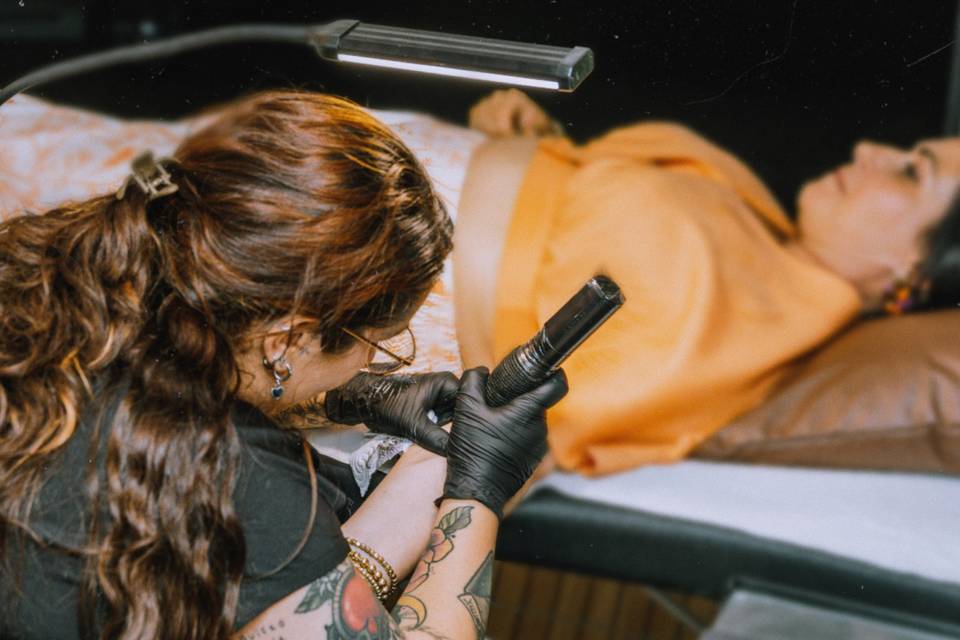 Tatuando