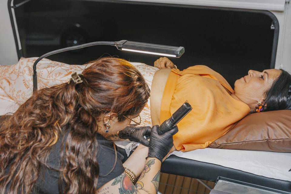 Tatuando