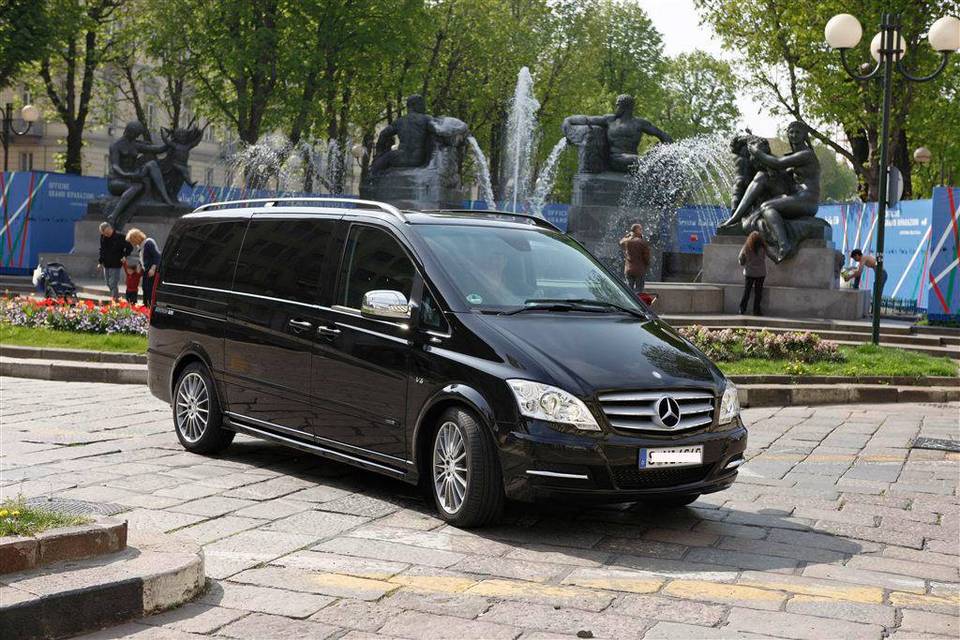 Mercedes Viano 7 pax.