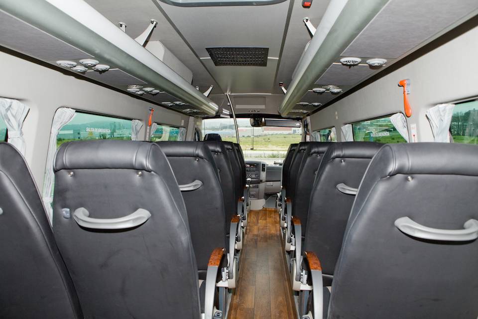 Interior del minibús