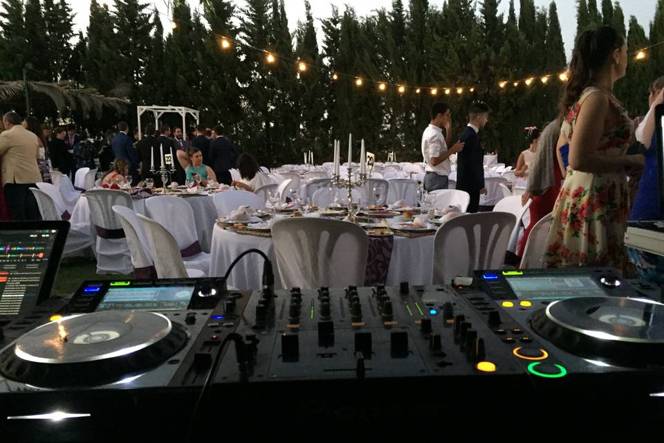 DJ de bodas en Sevilla