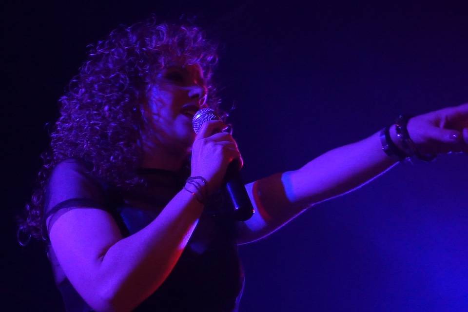 Cris, cantante