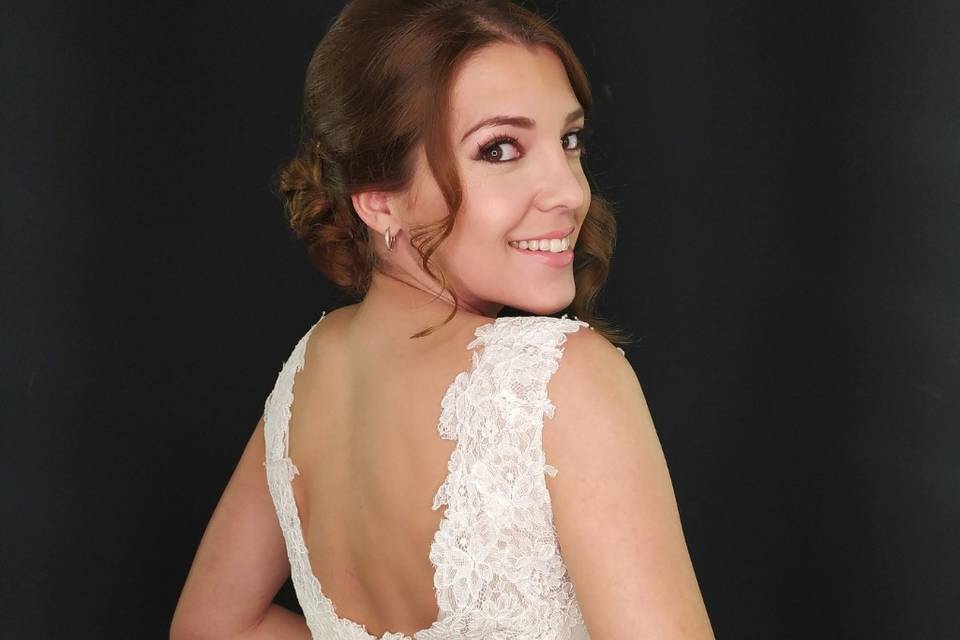 Maquillaje y peinado de novia